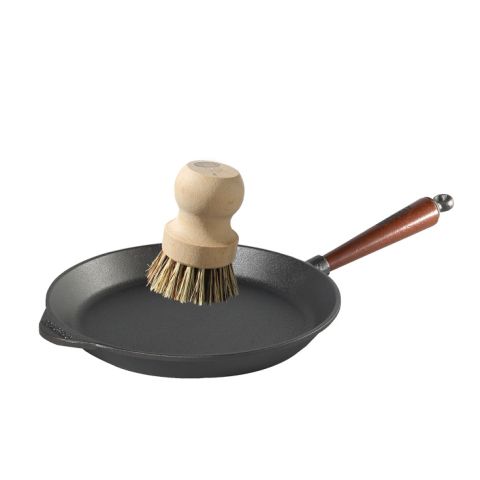 Poêle fonte Skeppshult 28 cm avec sa brosse naturelle